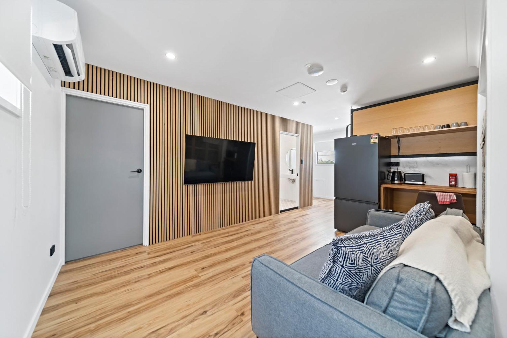 The Pier Pods On The Water- 50M From Townsville Bus Terminal And Ferry Terminal- Passport Id Requried Exterior foto