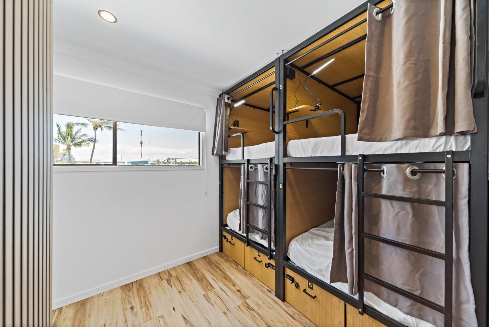 The Pier Pods On The Water- 50M From Townsville Bus Terminal And Ferry Terminal- Passport Id Requried Exterior foto